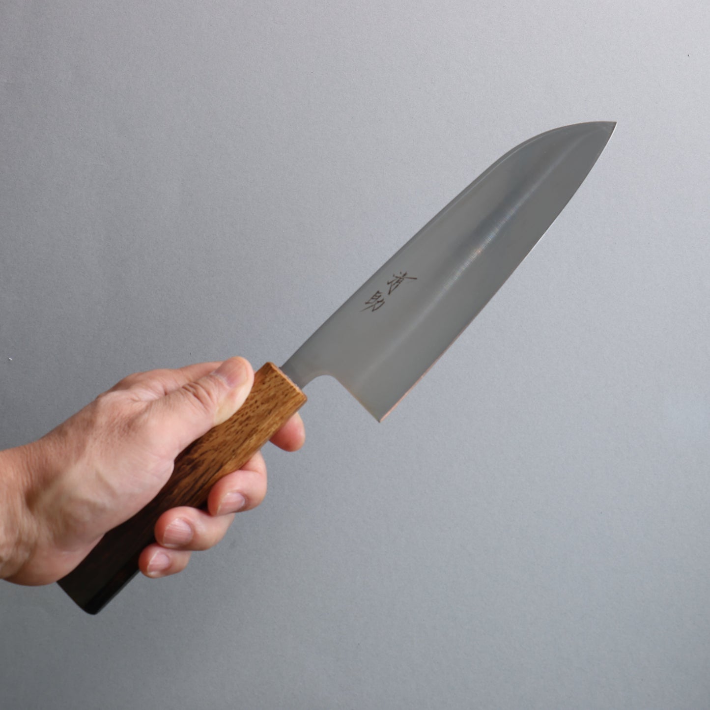 清助 AUS8 コアレス 三徳包丁 180mm 樫焼柄 - 清助刃物