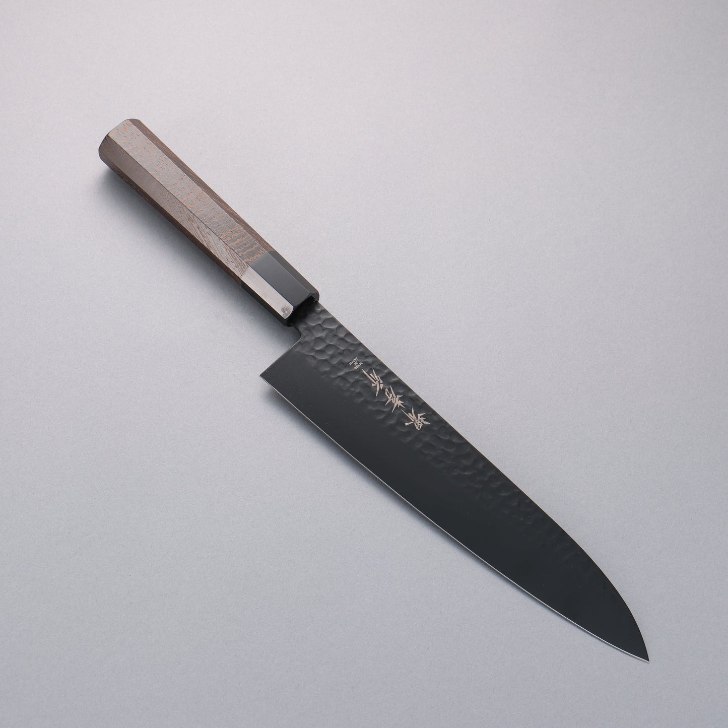 堺 孝行 黒影 V金10号 鎚目 テフロン加工 牛刀包丁 240mm ウエンジ柄 - 清助刃物