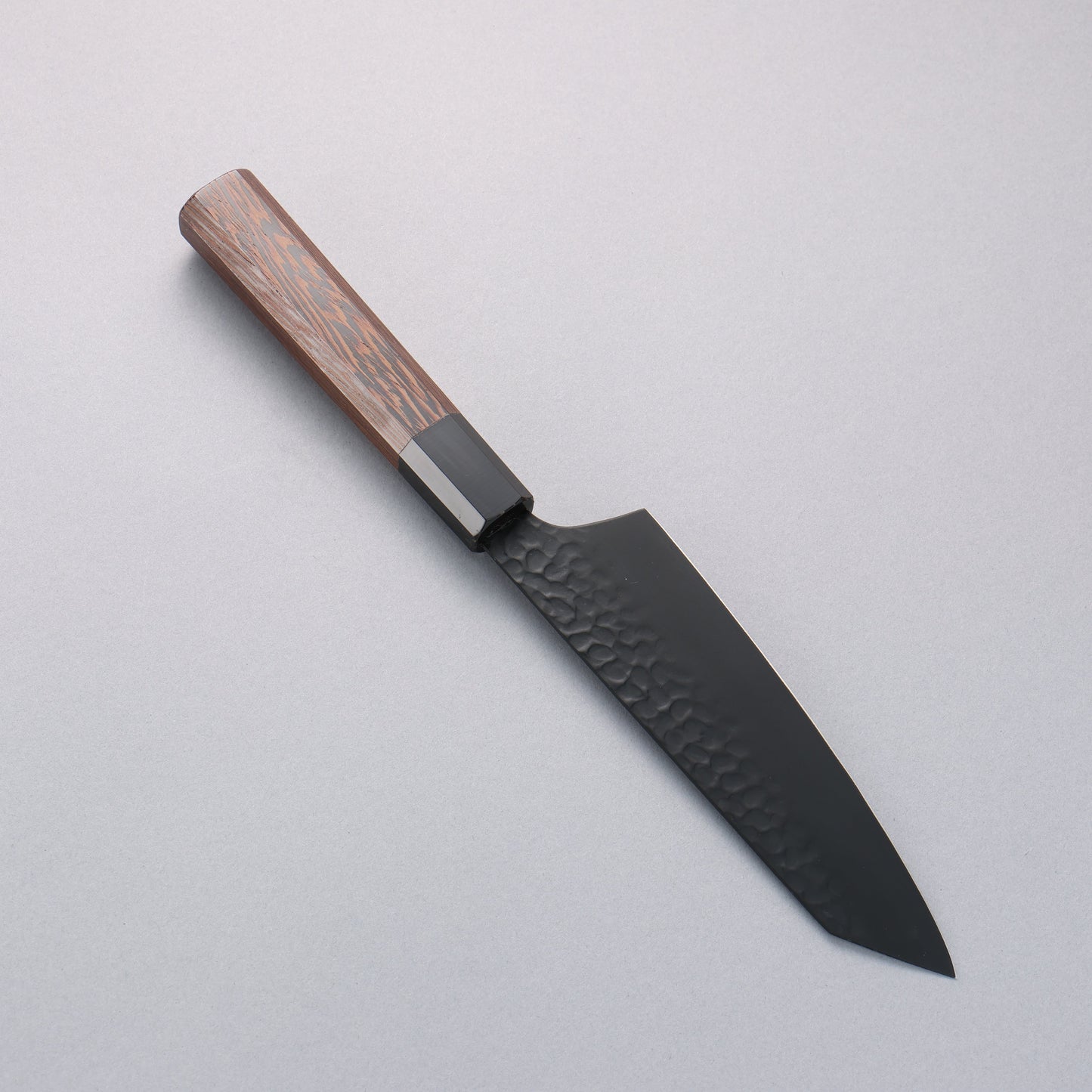 堺 孝行 黒影 V金10号 鎚目 テフロン加工 剣型三徳包丁 160mm ウエンジ柄 - 清助刃物