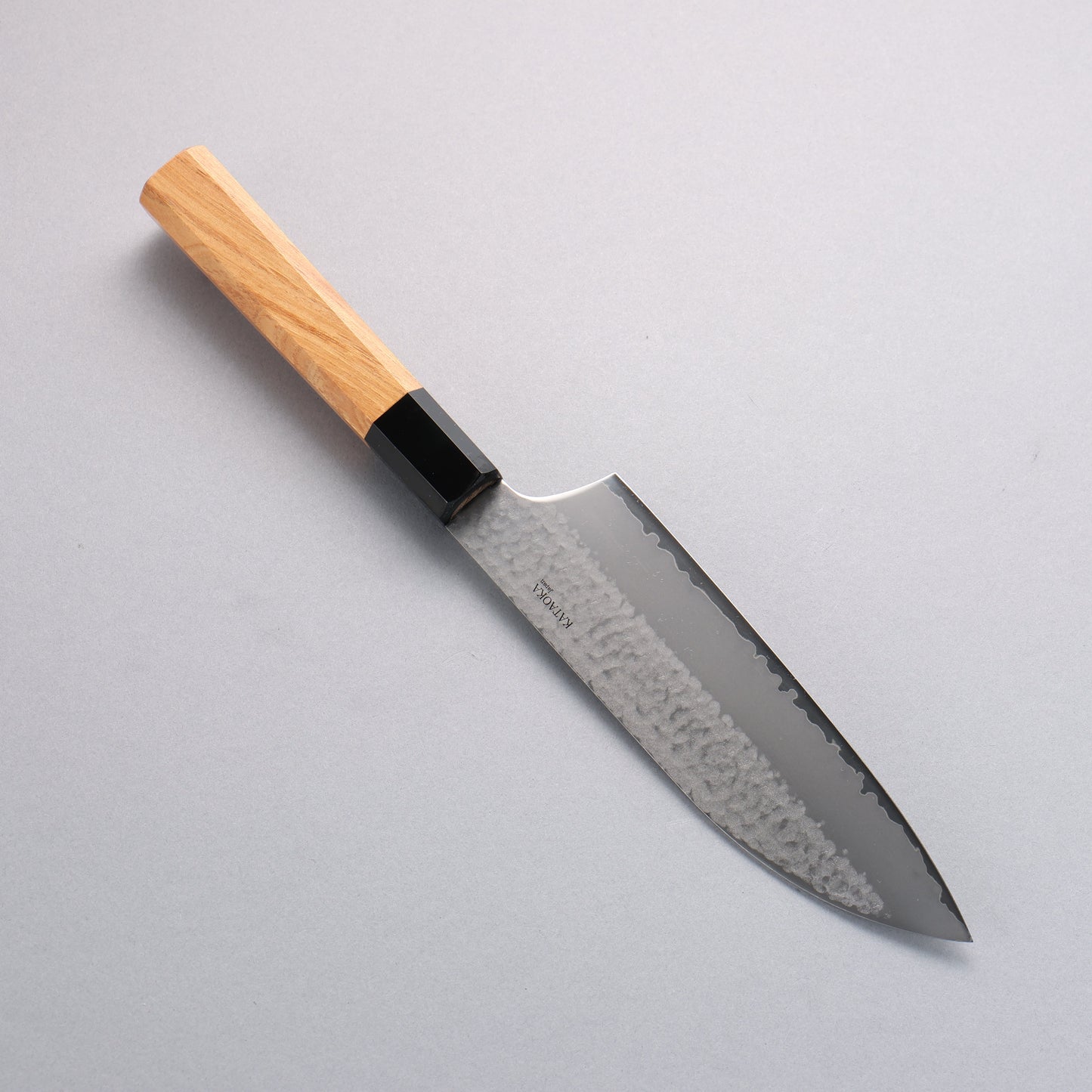 堺 孝行 V金5号 鎚目 三徳包丁 165mm 朴 (口輪:黒プラスチック)柄 Kataoka - 清助刃物