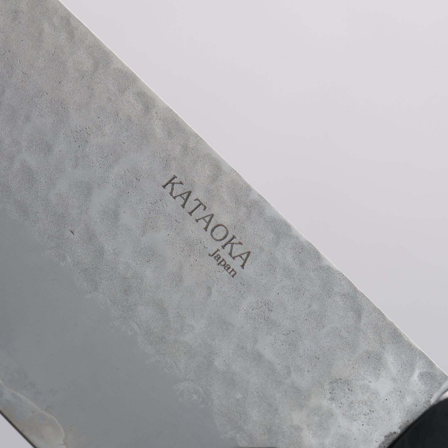 堺 孝行 V金5号 鎚目 文化包丁 170mm 朴 (口輪:黒プラスチック)柄 Kataoka - 清助刃物