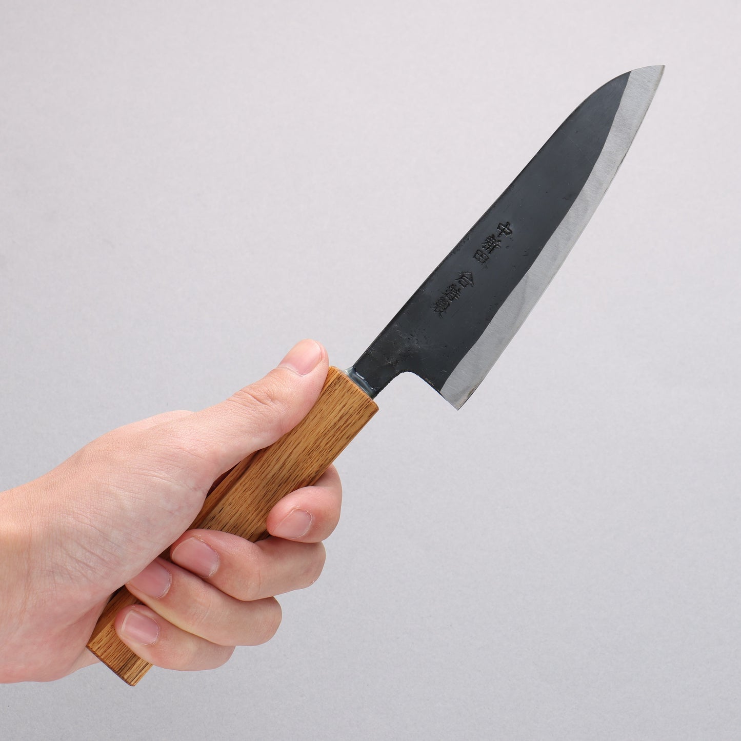 中新田 白ニ鋼 黒仕上げ 皮ムキ 120mm 樫柄 - 清助刃物