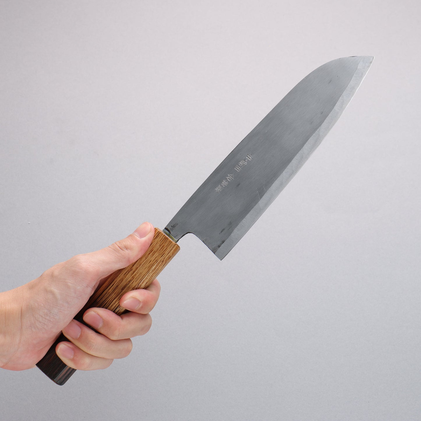 中新田 白ニ鋼 磨き仕上げ 三徳包丁 180mm 樫焼柄 - 清助刃物