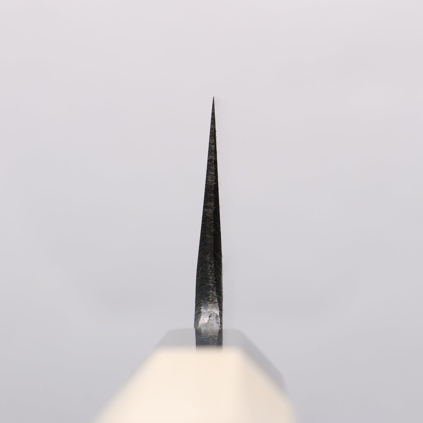 菊月 白ニ鋼 黒仕上げ 三徳包丁 180mm 朴柄 - 清助刃物