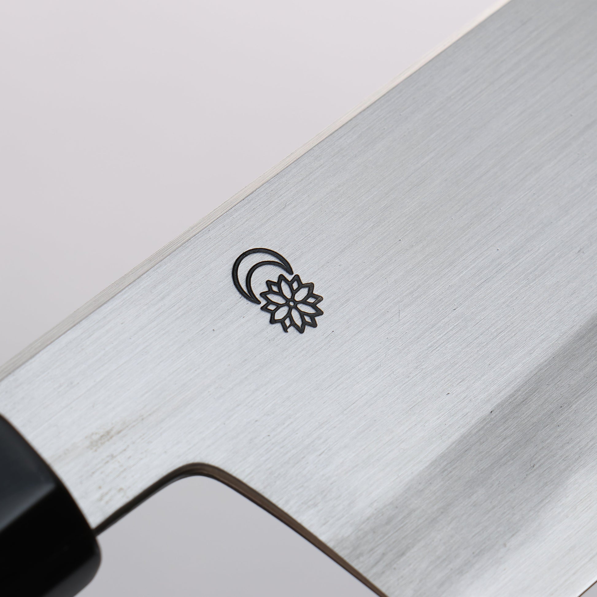 菊月 白ニ鋼 霞研 牛刀包丁 270mm 朴柄 - 清助刃物