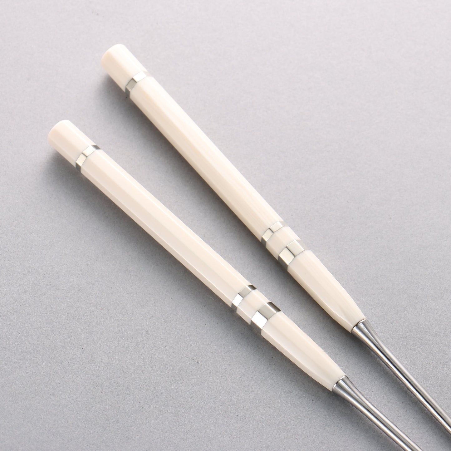 ステンレス鋼 盛箸 イミテーション象牙柄 180mm - 清助刃物