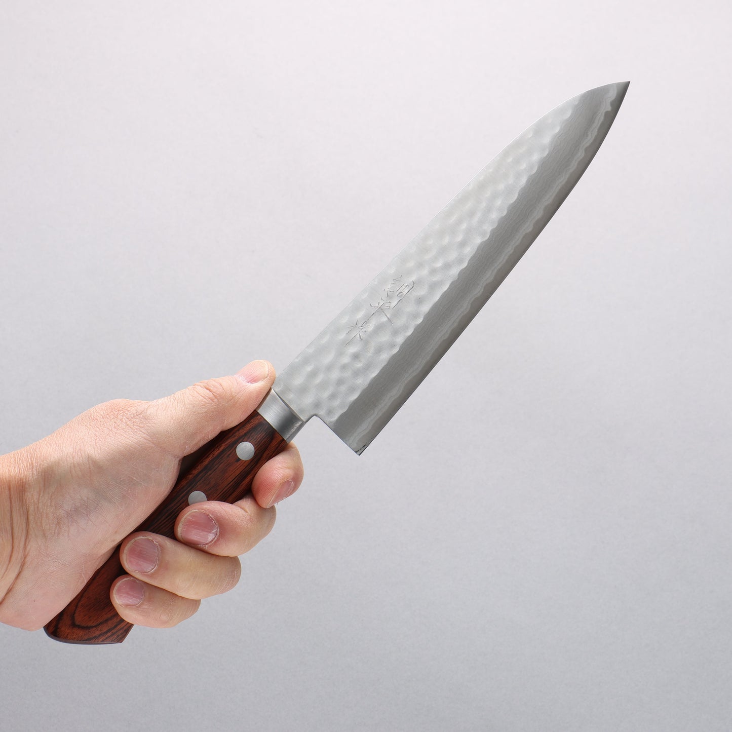 訓平 刻流(こくりゅう) V金10号 鎚目 ダマスカス 牛刀包丁 180mm マホガニー柄 - 清助刃物