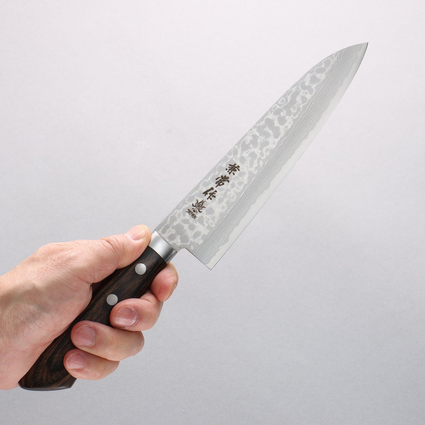 兼常 彩流(さいりゅう) V金10号 ダマスカス 牛刀包丁 180mm (ブラウンアッシュ柄 - 清助刃物