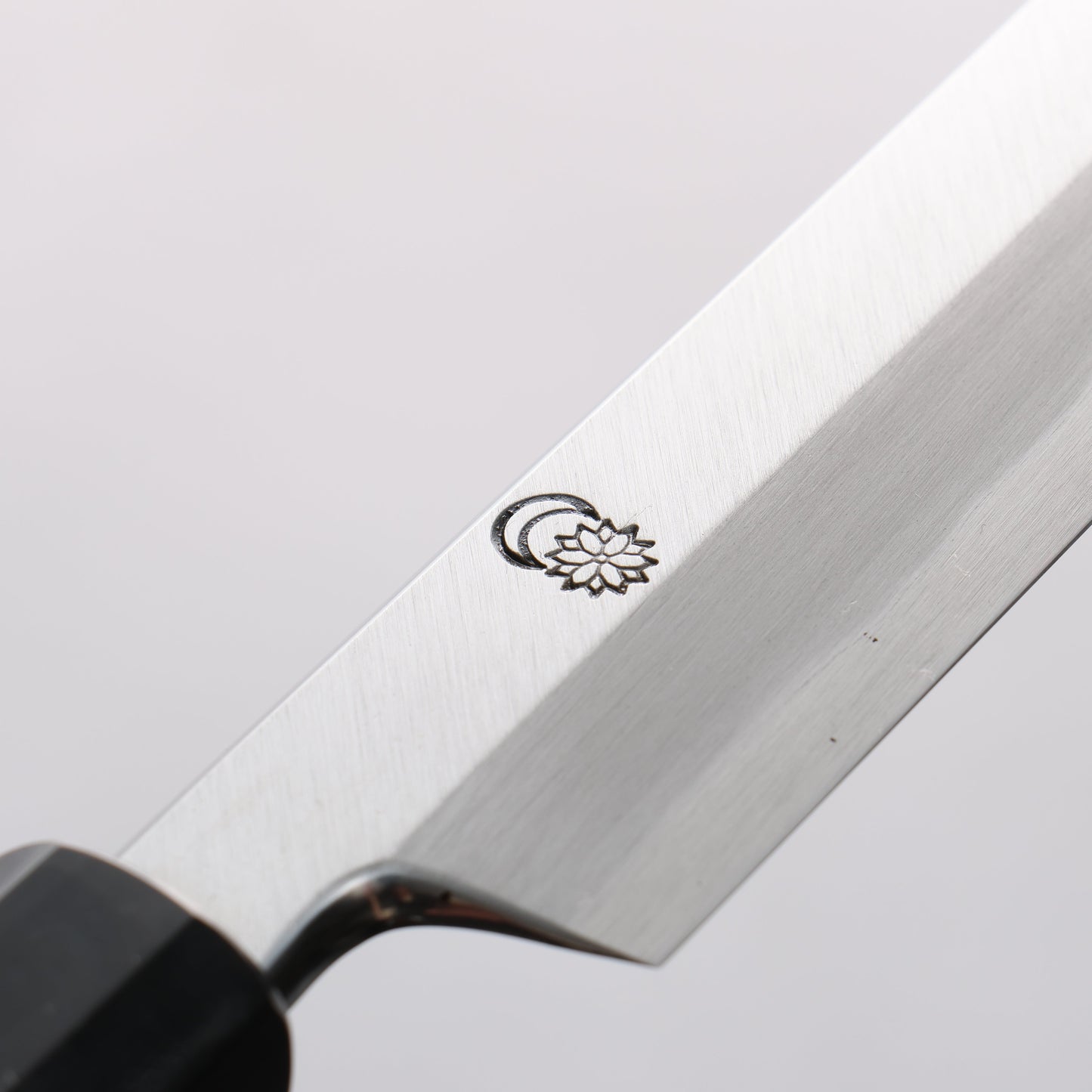 菊月 白ニ鋼 霞研 先丸蛸引包丁 300mm 朴柄 - 清助刃物