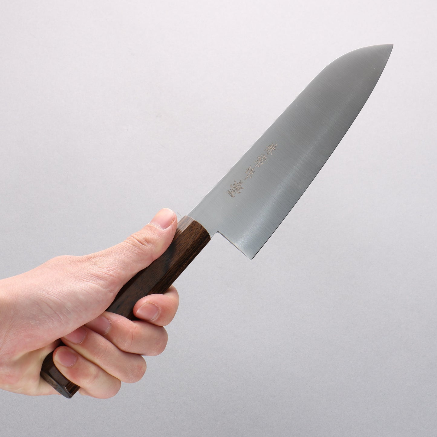 兼常 一途 V金10号 三徳包丁 180mm 茶合板柄 - 清助刃物