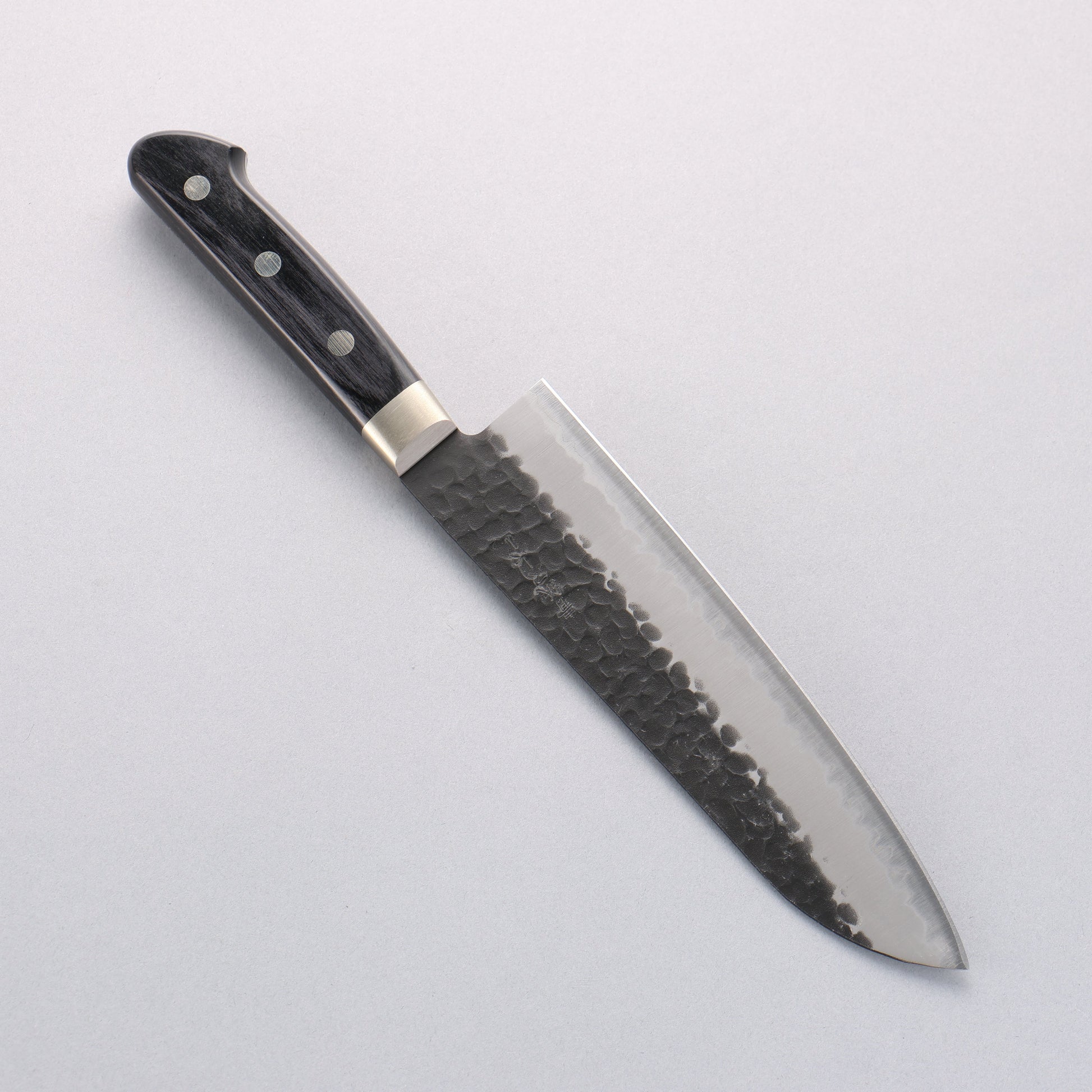 清助 青スーパー鋼 鎚目 黒仕上げ 三徳包丁 180mm 黒合板柄 - 清助刃物