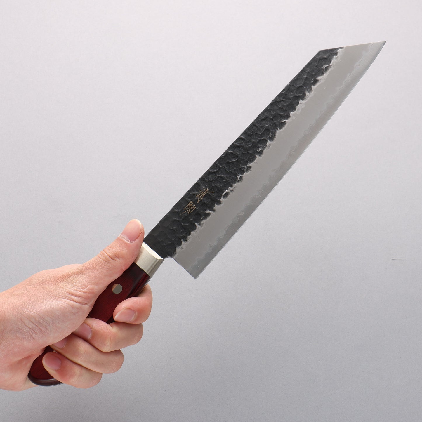清助 青スーパー鋼 鎚目 黒打 切付牛刀包丁 210mm 赤合板柄 - 清助刃物