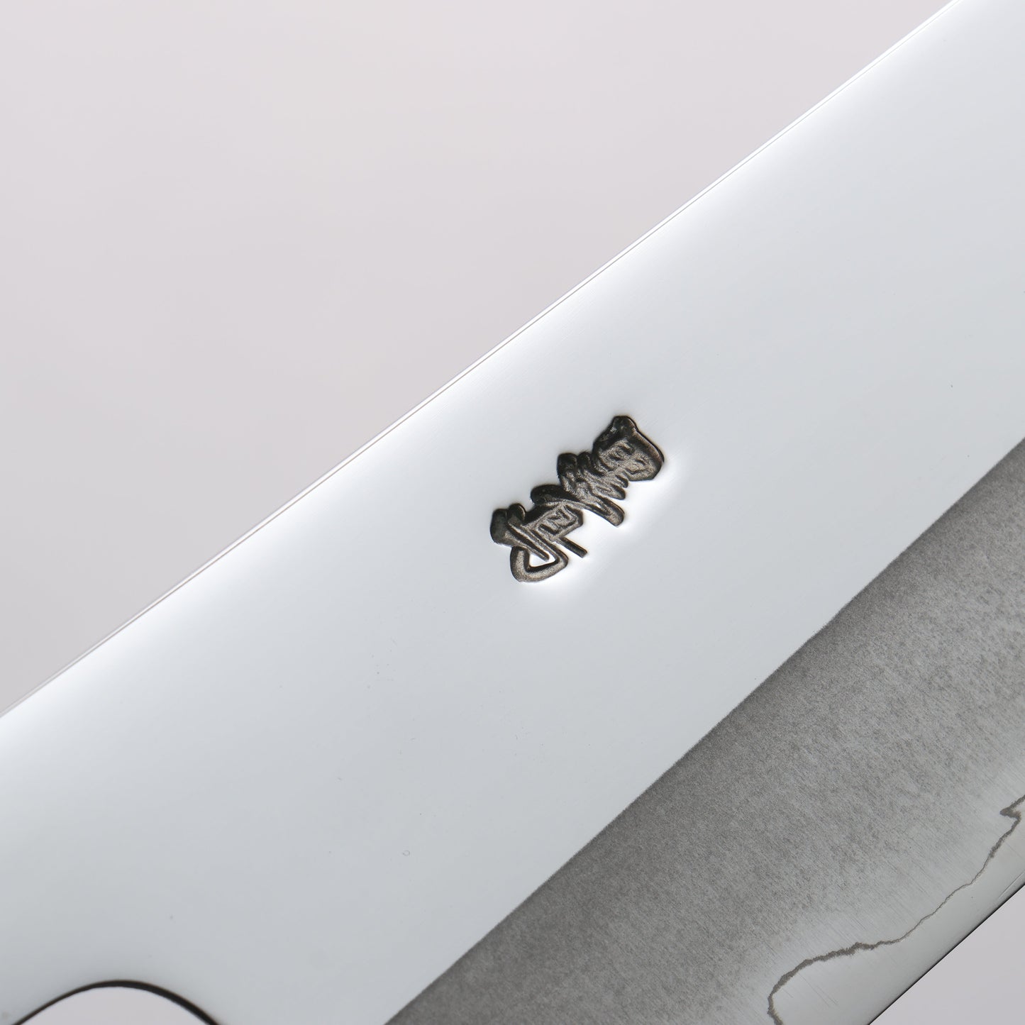 黒鳥 銀三鋼 磨き仕上げ 牛刀包丁 240mm ウォルナット柄 - 清助刃物