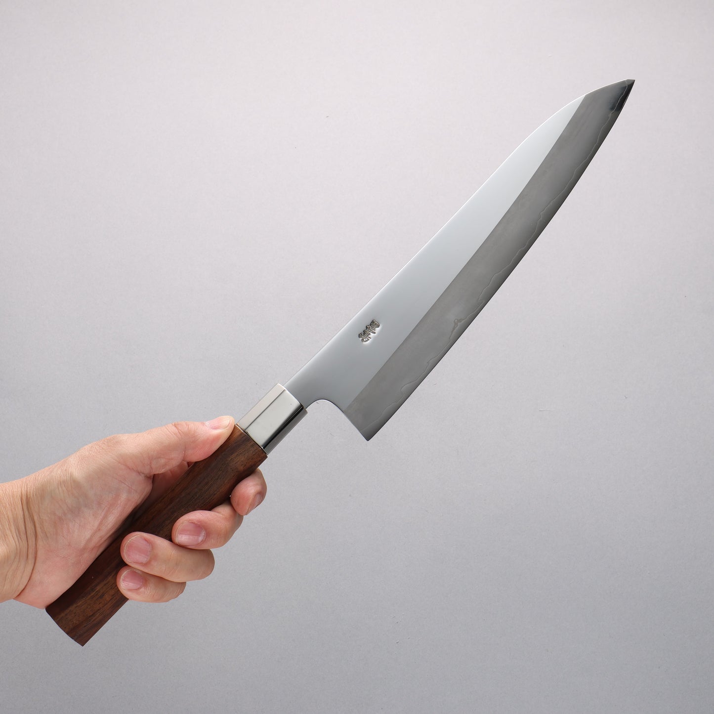 黒鳥 銀三鋼 磨き仕上げ 牛刀包丁 240mm ウォルナット柄 - 清助刃物