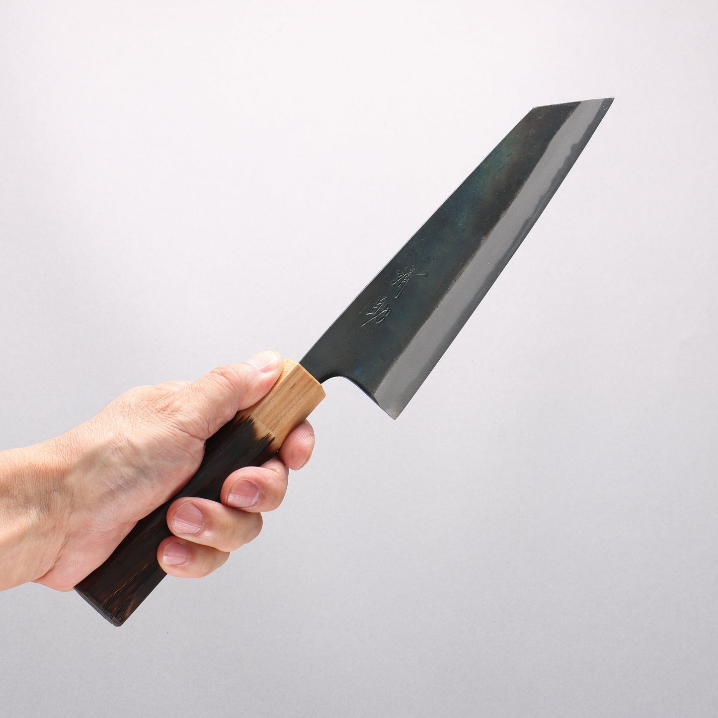 清助 青スーパー鋼 黒仕上げ 文化包丁 180mm 焼栗 (口輪:サクラ)柄 - 清助刃物