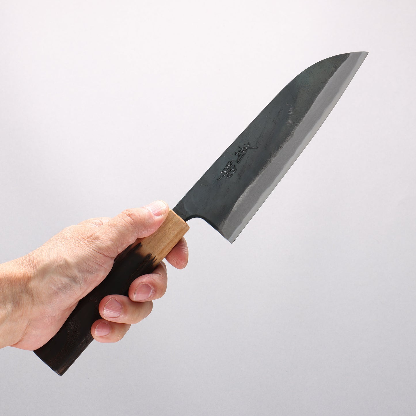 清助 青一鋼 黒仕上げ 三徳包丁 165mm 焼栗 (口輪:サクラ)柄 - 清助刃物