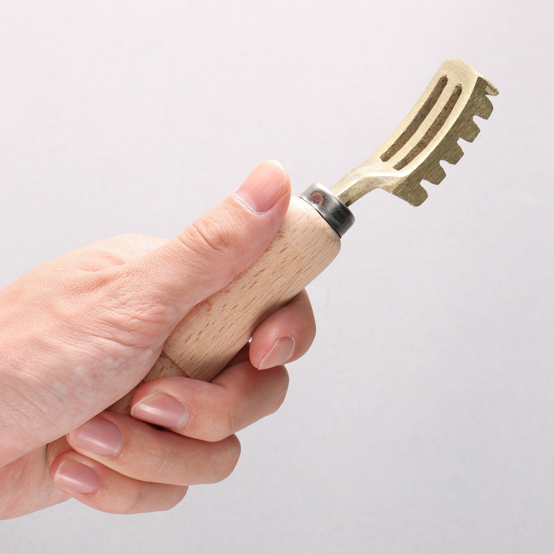 堺 孝行 真鍮 ウロコ取り 170mm - 清助刃物