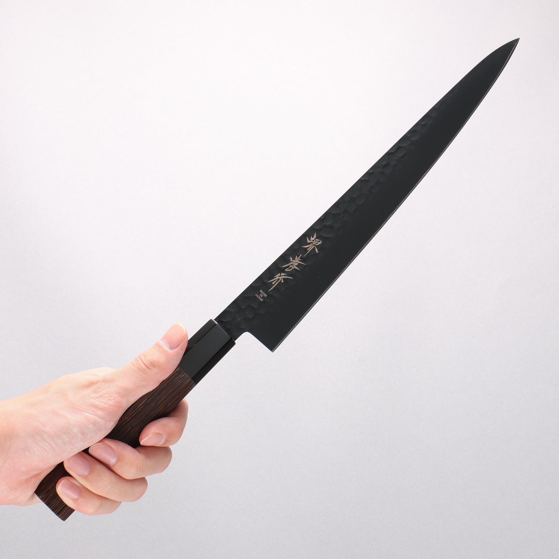 堺 孝行 黒影 V金10号 鎚目 テフロン加工 筋引包丁 240mm ウエンジ柄 - 清助刃物