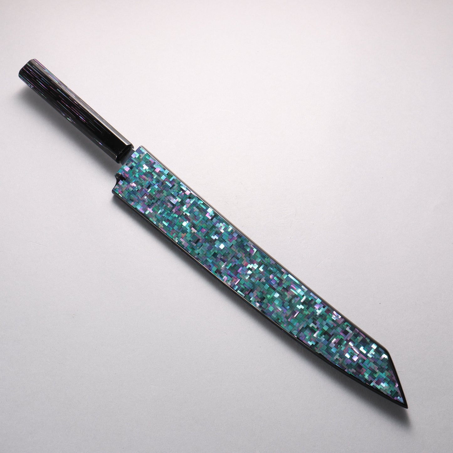 堺 孝行 本焼き 飛燕 V金10号 鏡面仕上げ 剣型柳刃包丁 300mm 黒漆塗り (螺鈿)柄 鞘付き Tetris Pattern MOP inlay (テトリス調螺鈿)