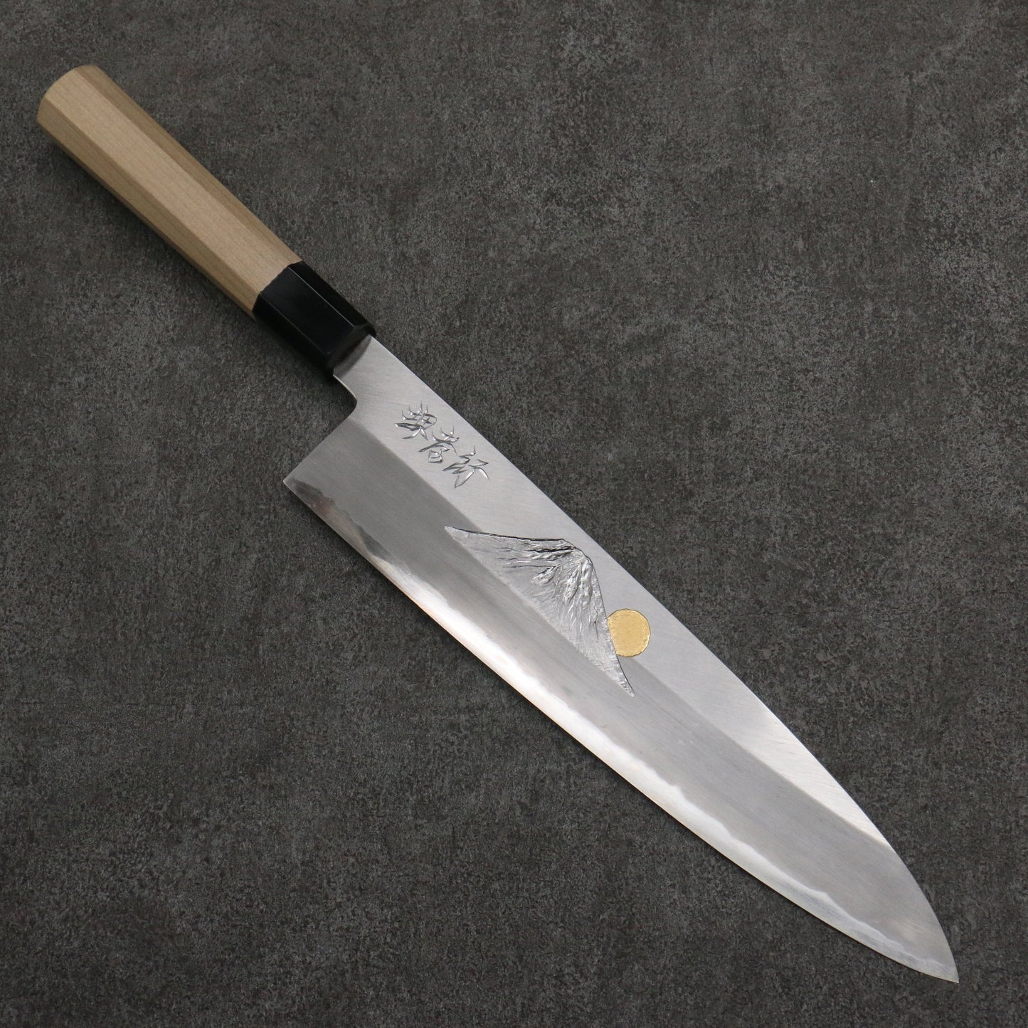 堺 孝行 窪田金彫刻 富士と夕焼 青ニ鋼 牛刀包丁 270mm 朴 (口輪:水牛)柄 - 清助刃物