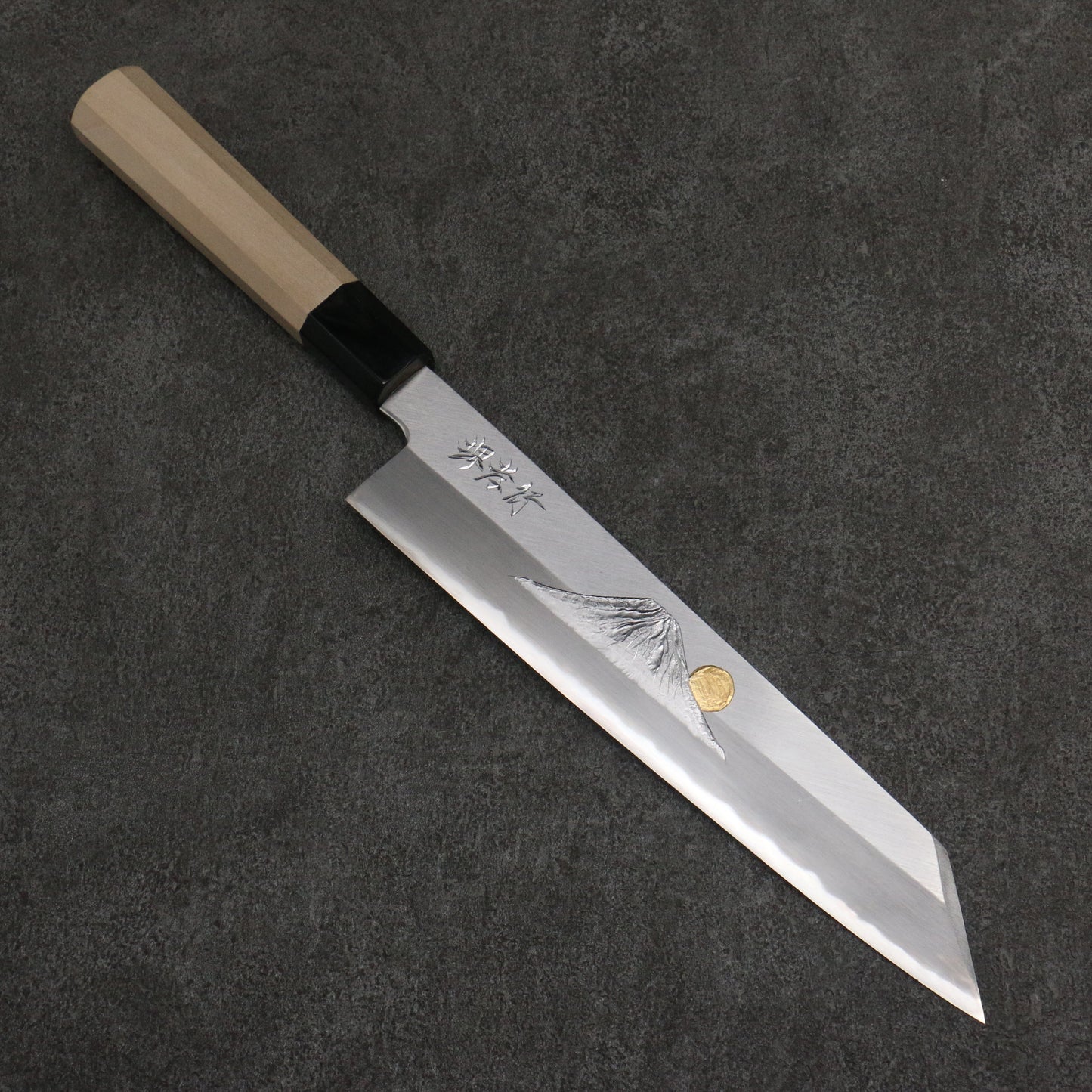 堺 孝行 窪田金彫刻 富士と夕焼 青ニ鋼 切付牛刀包丁 240mm 朴 (口輪:水牛)柄 - 清助刃物