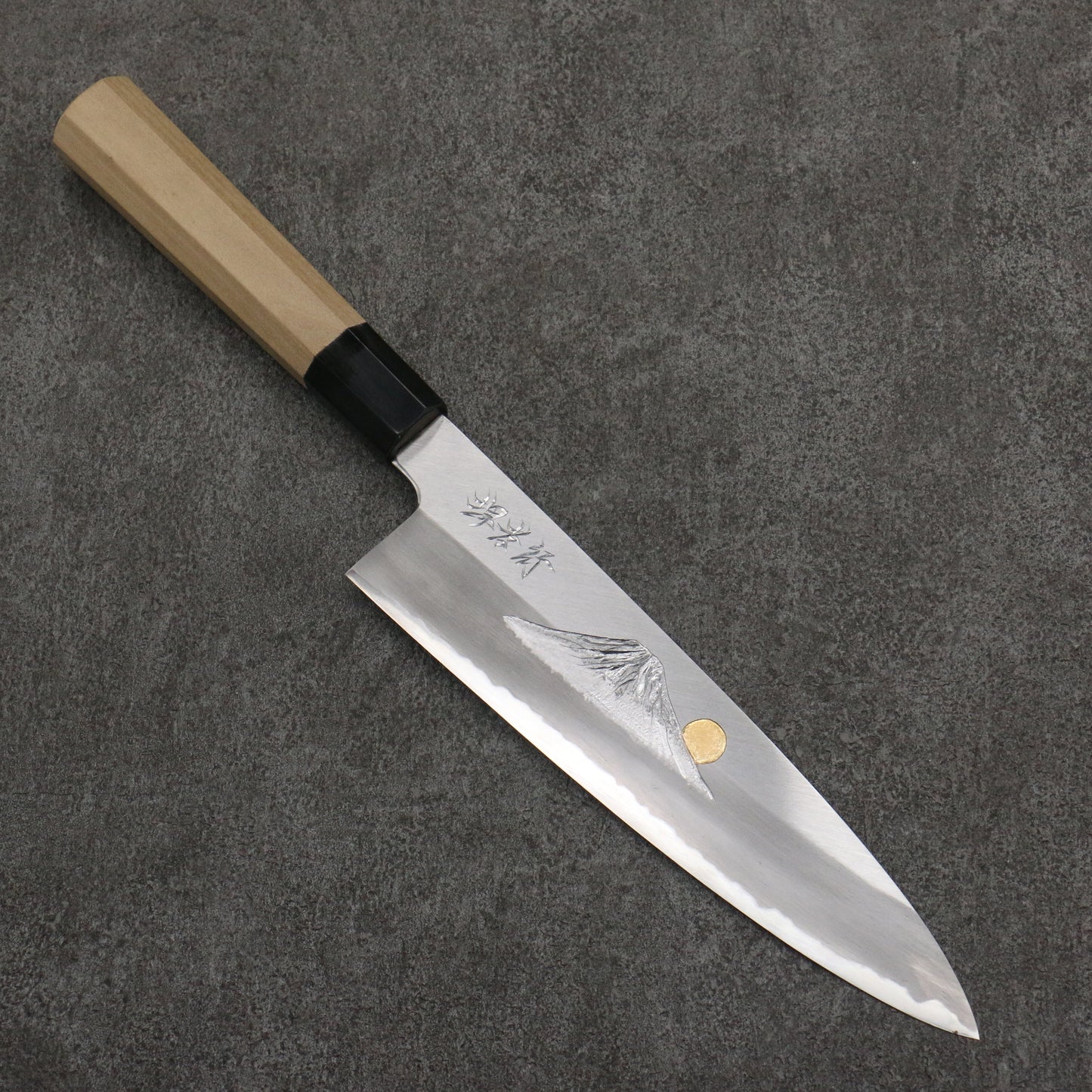 堺 孝行 窪田金彫刻 富士と夕焼 青ニ鋼 牛刀包丁 210mm 朴 (口輪:水牛)柄 - 清助刃物