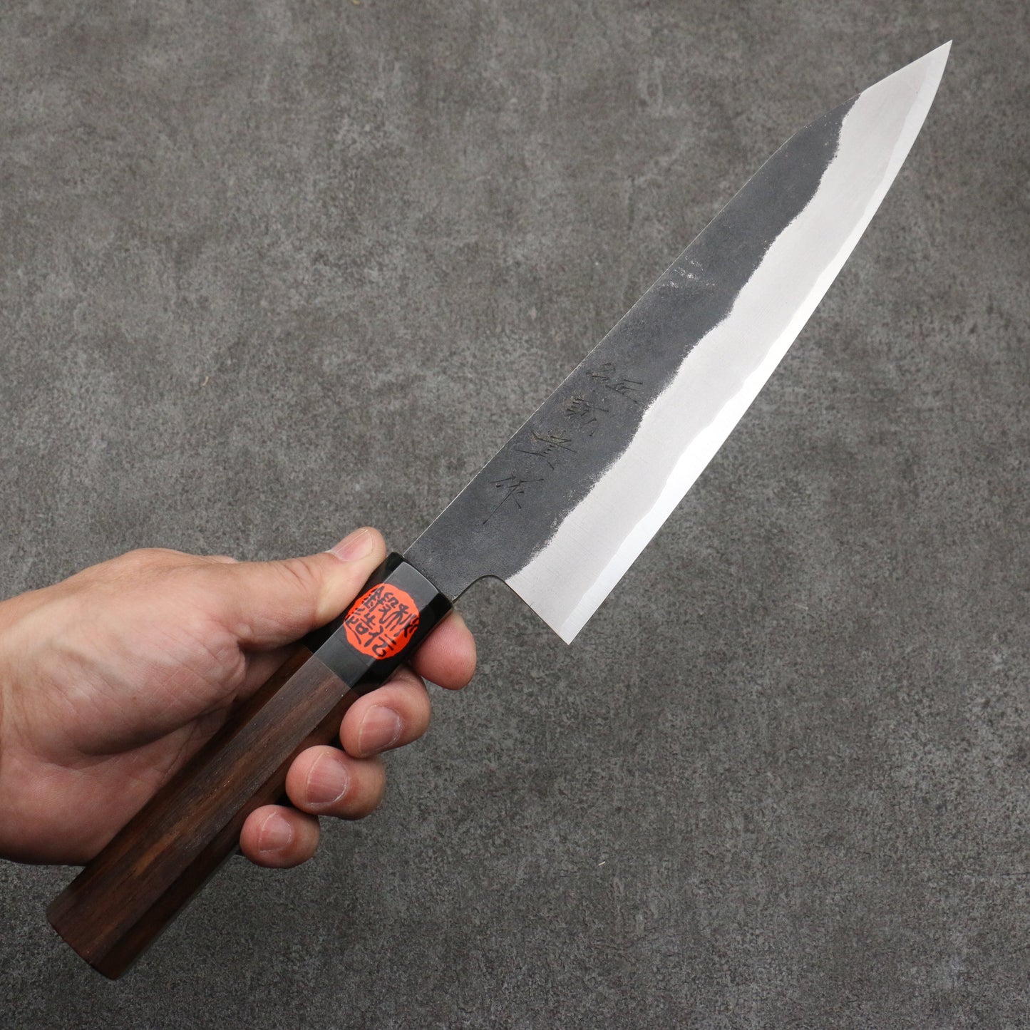 田中 誠貴 鉄火 青ニ鋼 黒打 切付牛刀包丁 210mm ウォルナット柄 - 清助刃物