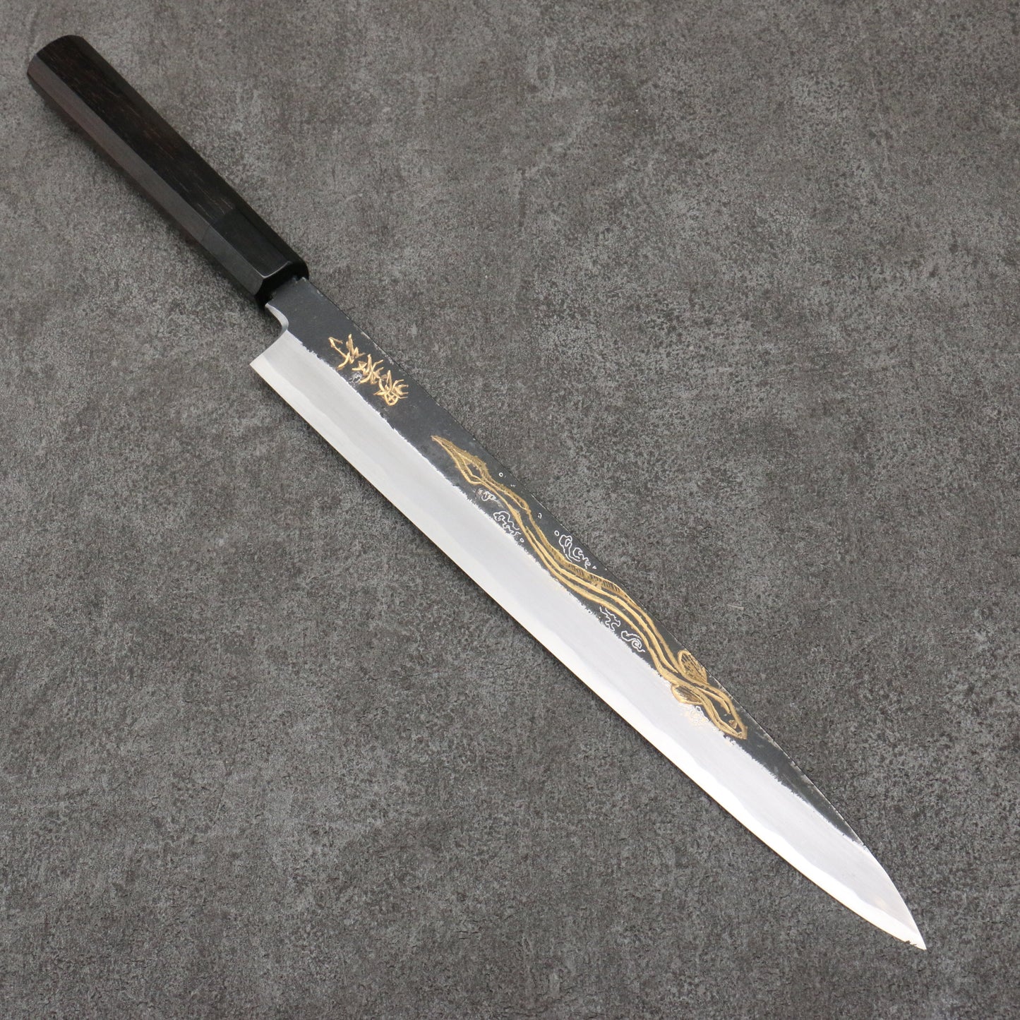 堺 孝行 窪田金彫刻 鰻 白ニ鋼 黒仕上げ 柳刃包丁 300mm 黒檀柄 - 清助刃物