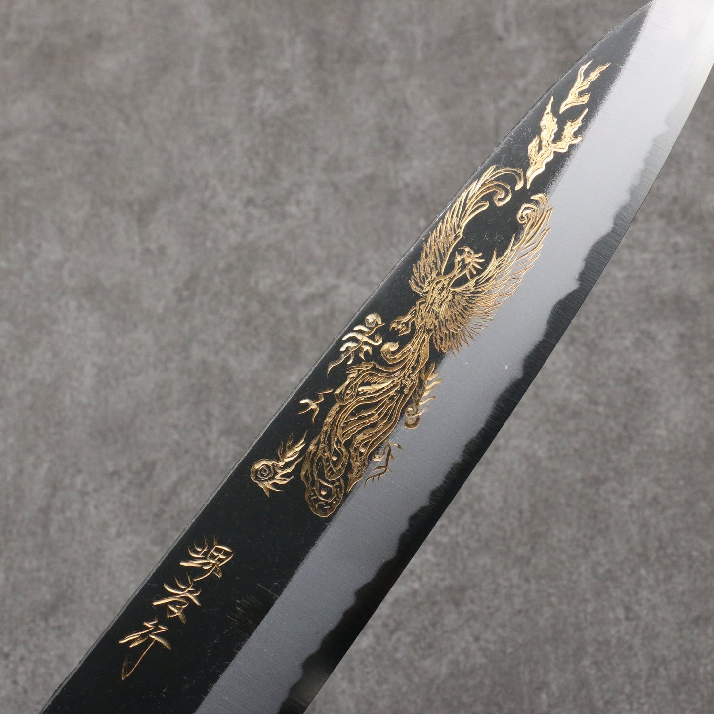 堺 孝行 窪田金彫刻 鳳凰 白ニ鋼 黒仕上げ 牛刀包丁 240mm 黒檀柄 - 清助刃物