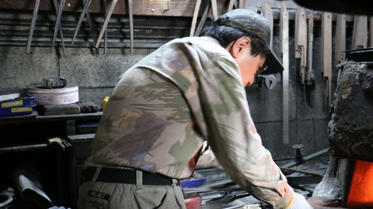 堺 孝行 白虎 白一鋼 切付柳刃包丁 270mm 黒檀柄 鞘付き - 清助刃物