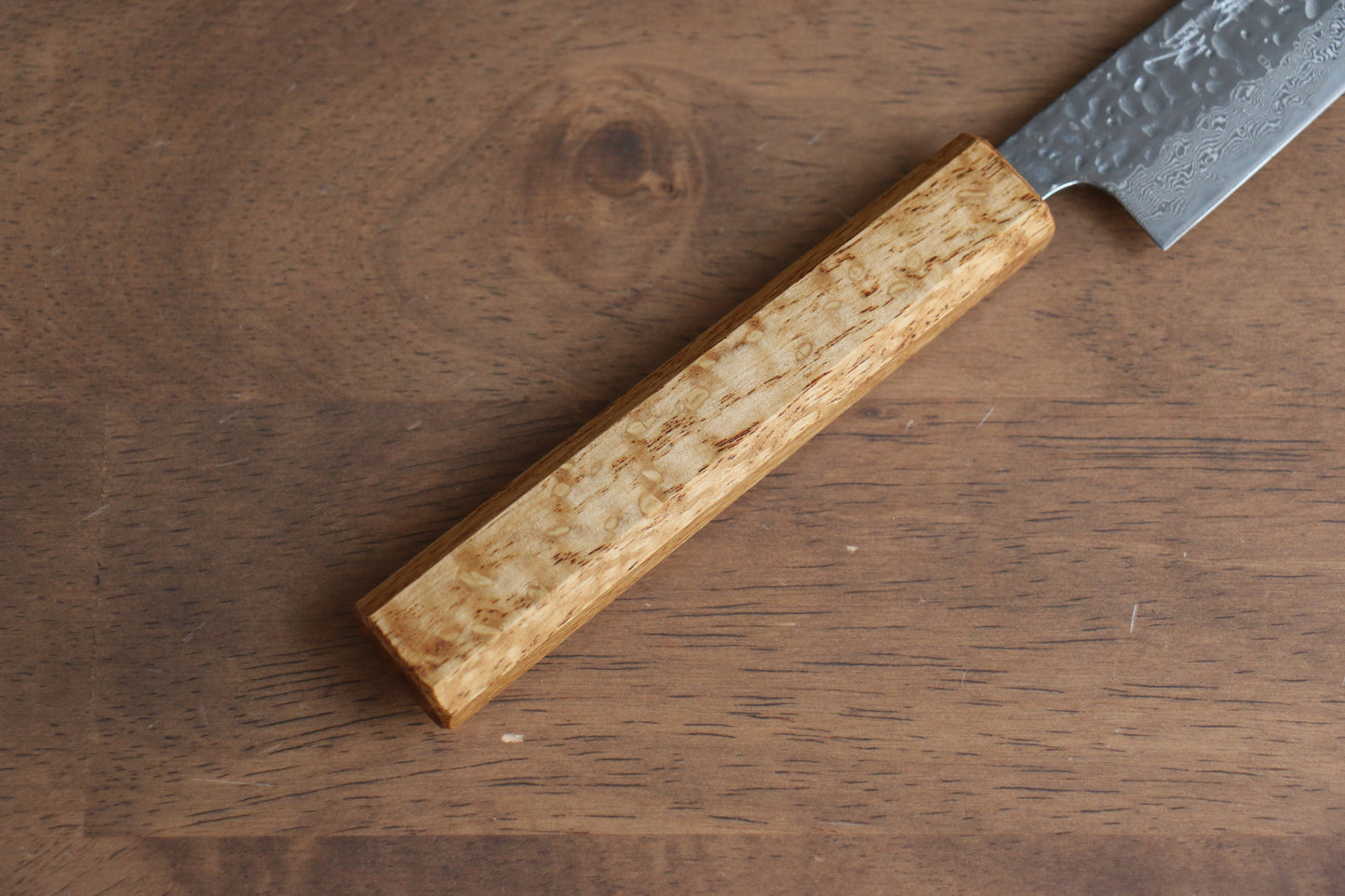 清助 月影 AUS10 磨き仕上げ 鎚目 ダマスカス ペティーナイフ  150mm 樫柄 - 清助刃物