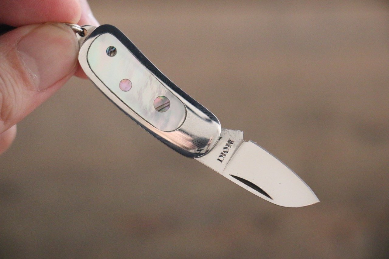 Moki Mini Pendant Pocket Knife w/ White Mother of Pearl and Abalone Circles - 清助刃物