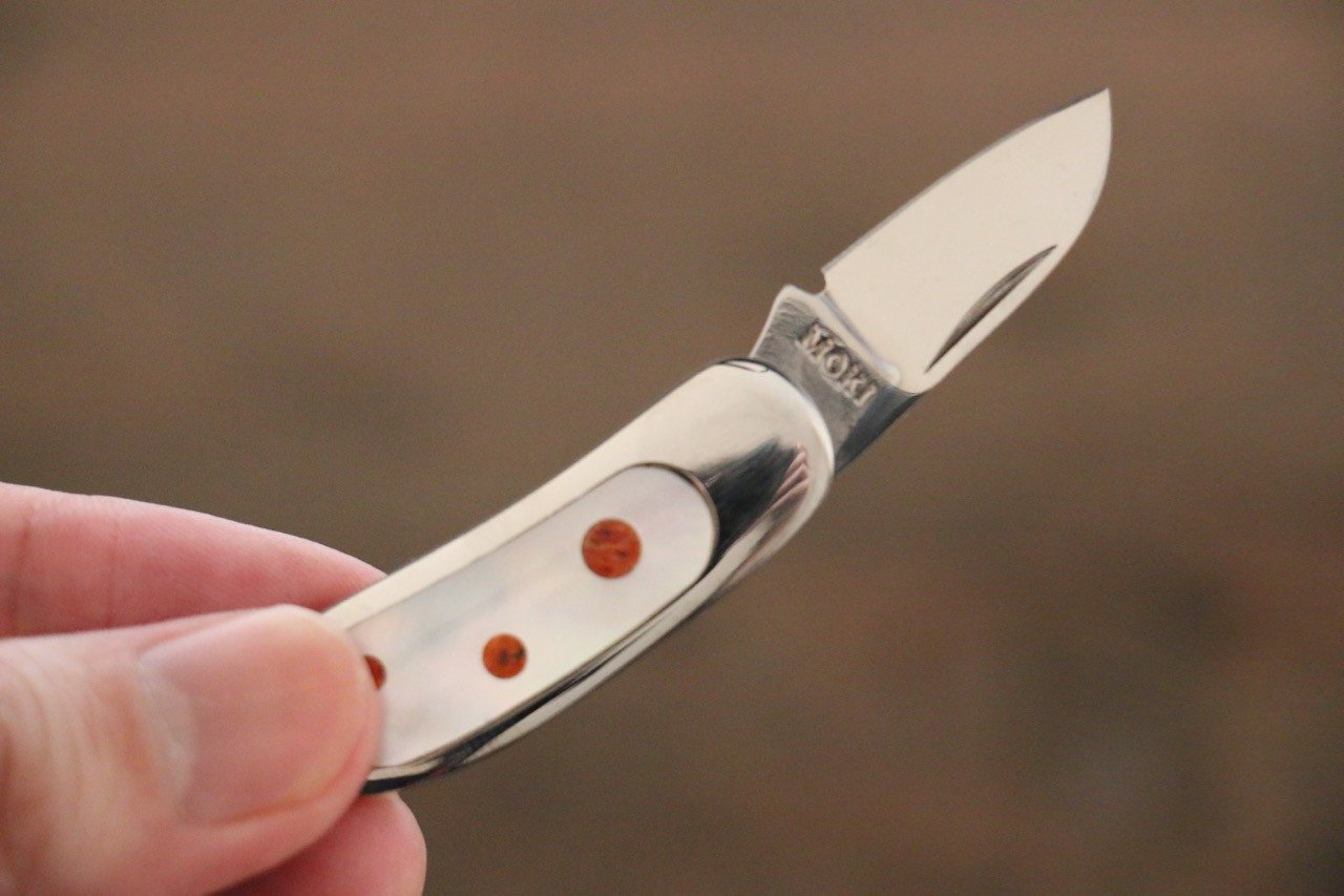 Moki Mini Pendant Pocket Knife w/ White Mother of Pearl and Apple Coral - 清助刃物