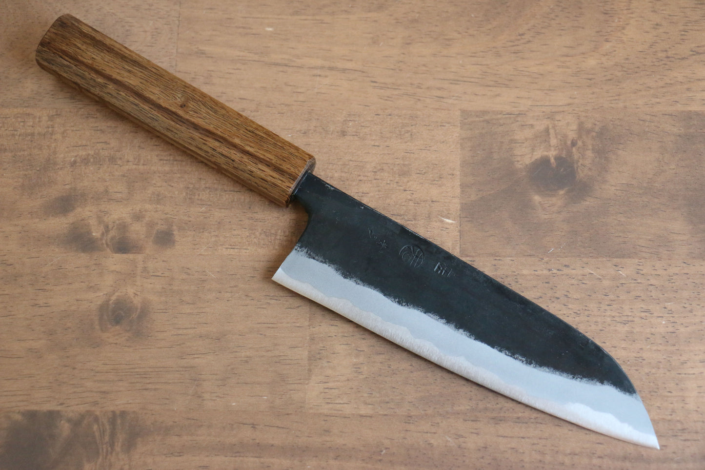 進藤恭平 青紙 黒仕上げ 三徳包丁 170mm 樫漆塗り柄 - 清助刃物