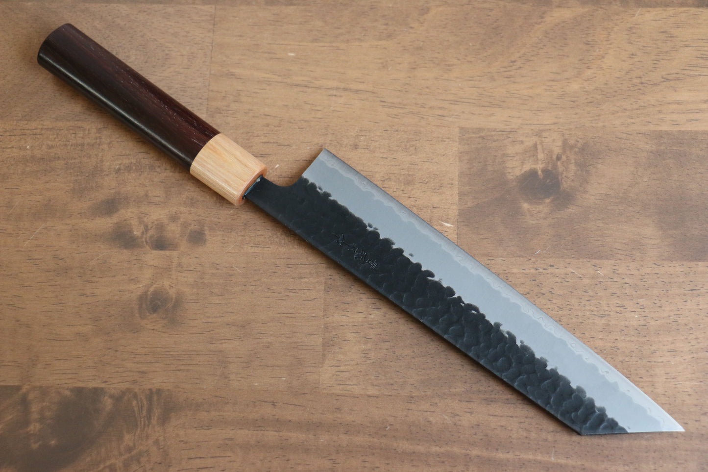 清助 青スーパー鋼 鎚目 黒打 切付包丁 210mm 紫檀柄 - 清助刃物