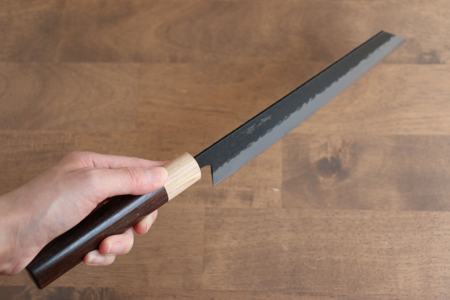 清助 青スーパー鋼 鎚目 黒打 切付包丁 210mm 紫檀柄 - 清助刃物