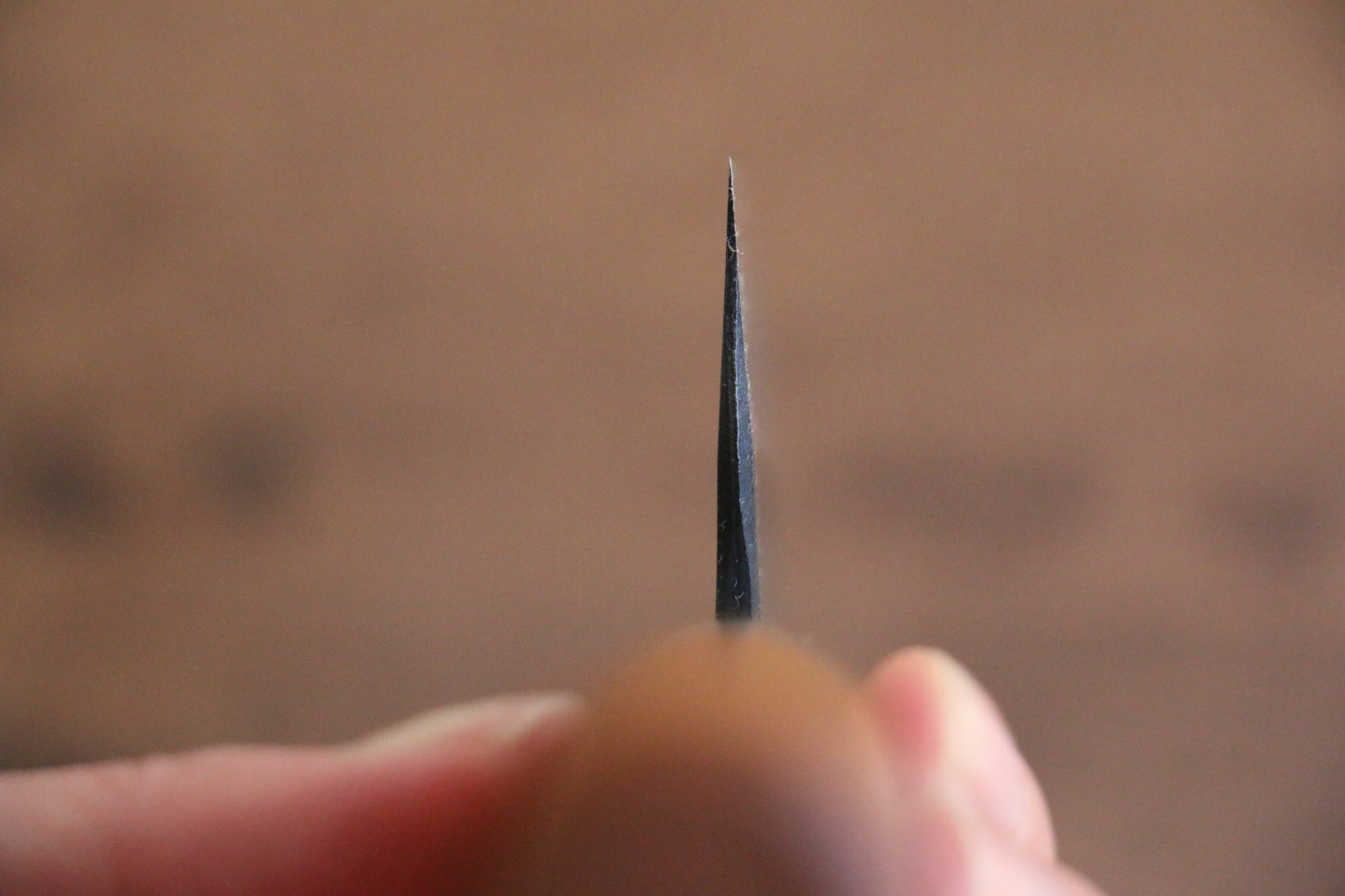 山本 直 白ニ鋼 黒打 三徳包丁 170mm 桜柄 - 清助刃物