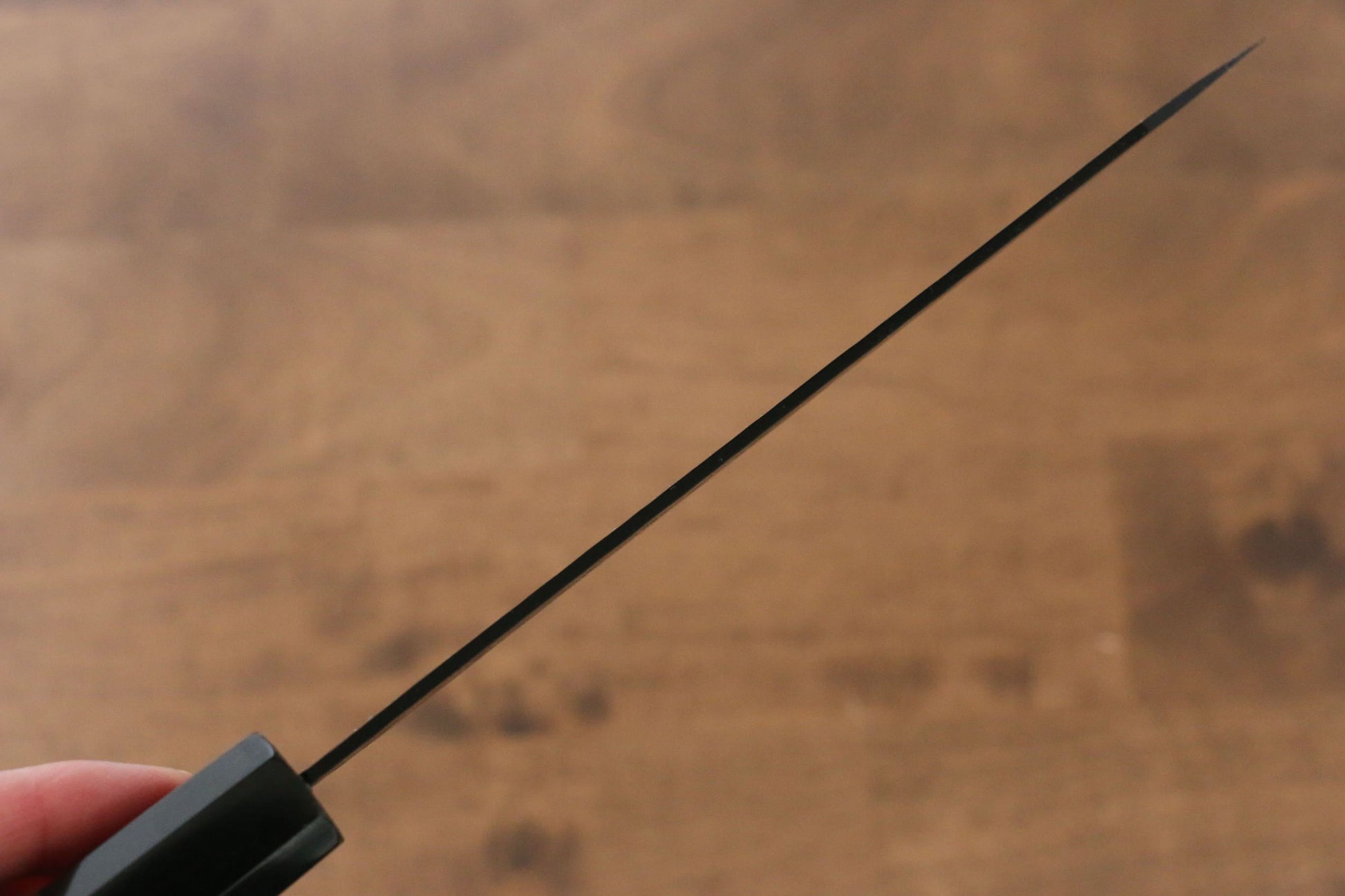 堺 孝行 黒影 V金10号 鎚目 テフロン加工 剣型三徳包丁 160mm ウエンジ柄 - 清助刃物