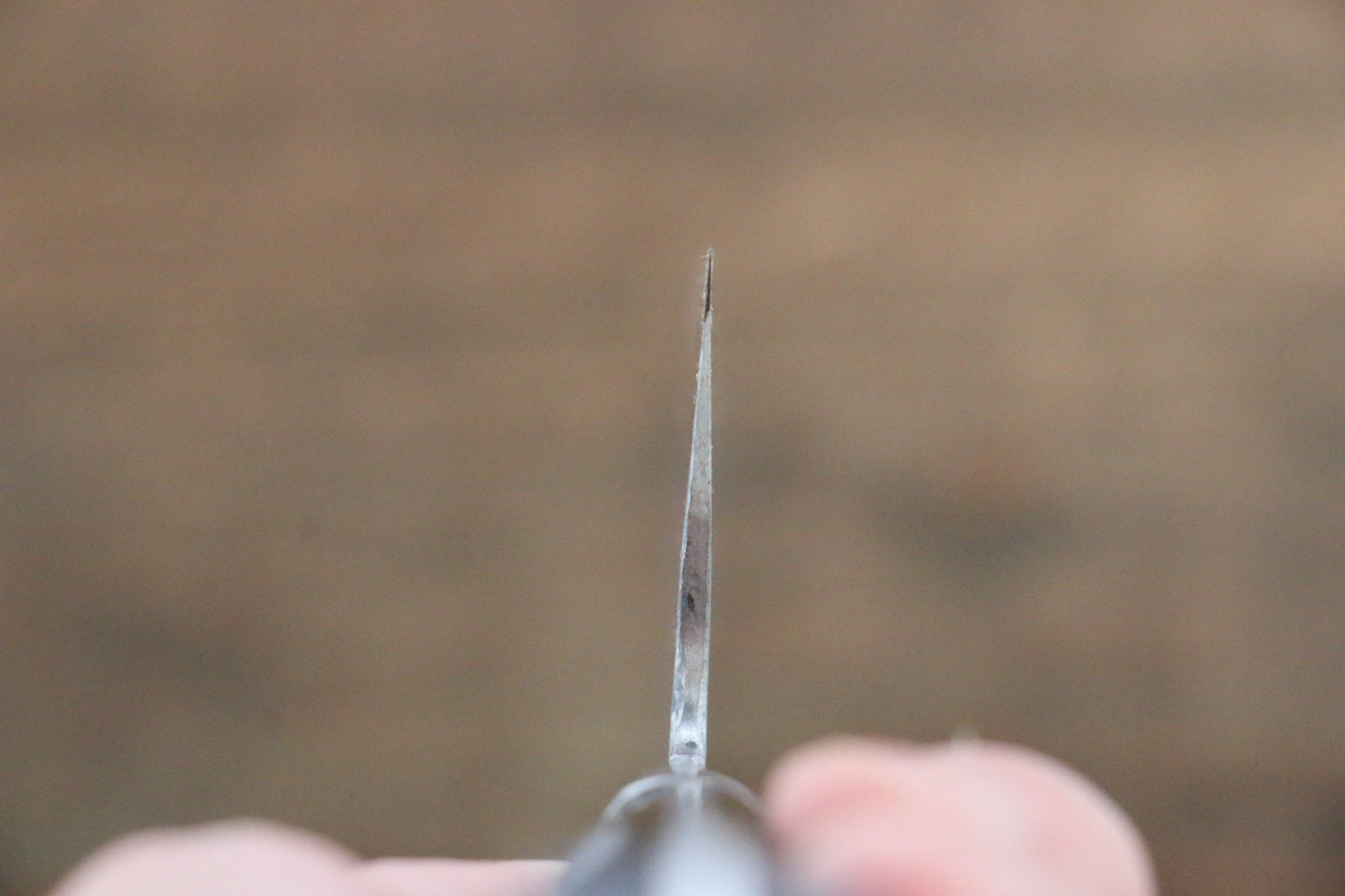 藤原 照康 幻の名刀 白一鋼 梨地鎚目 三徳包丁 180mm 黒合板柄 - 清助刃物