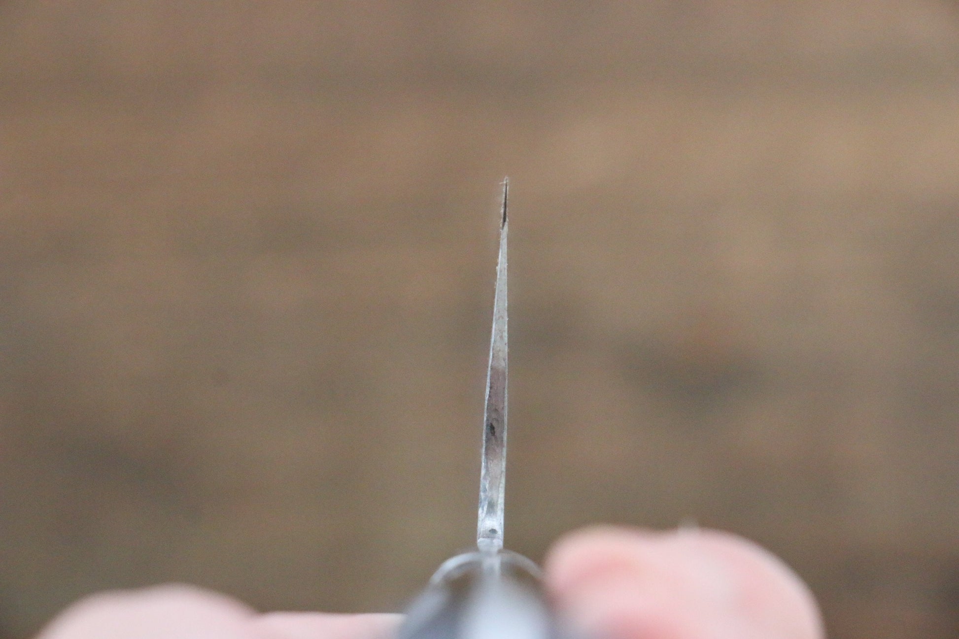 藤原 照康 幻の名刀 白一鋼 梨地鎚目 三徳包丁 180mm 黒合板柄 - 清助刃物