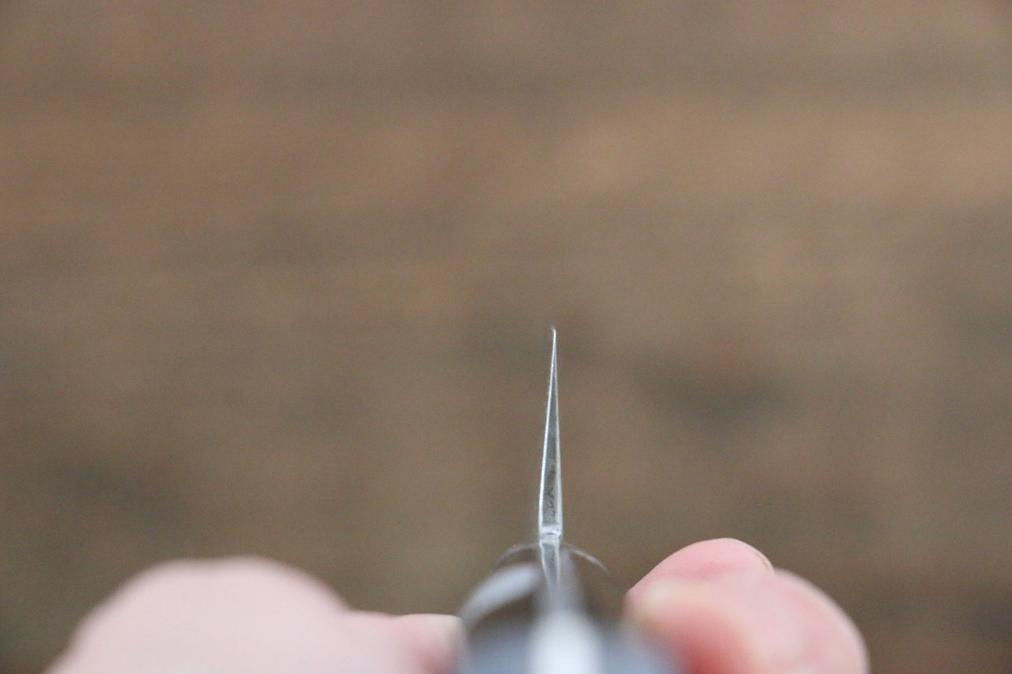 藤原 照康 幻の名刀 白一鋼 梨地鎚目 ペティーナイフ 130mm 黒合板柄 - 清助刃物