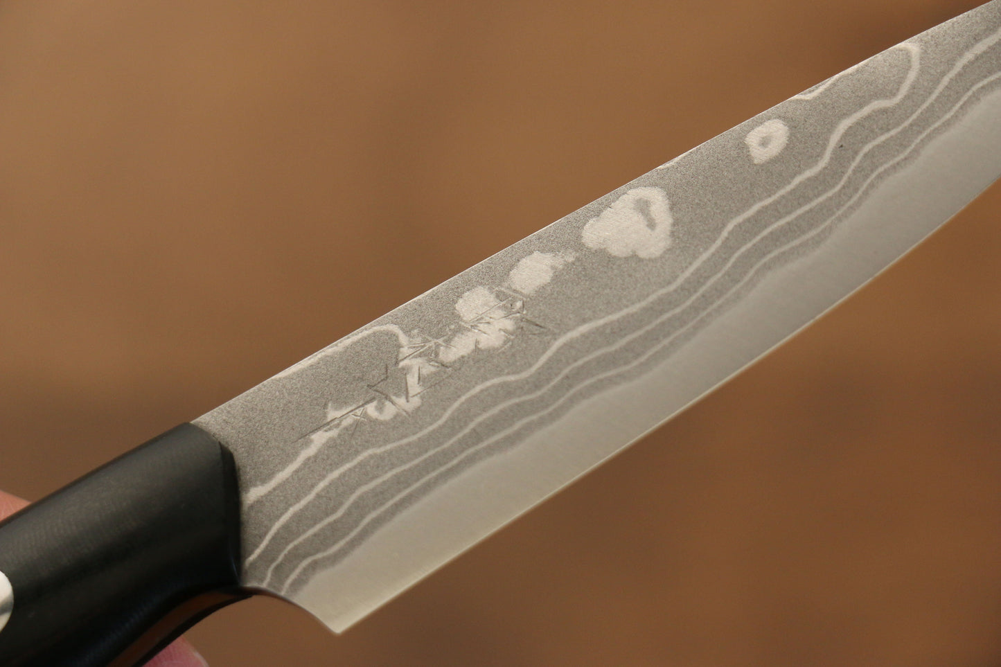 野村 白鋼 ダマスカス ハンターナイフ 100mm 黒マイカルタ柄 鞘付き - 清助刃物