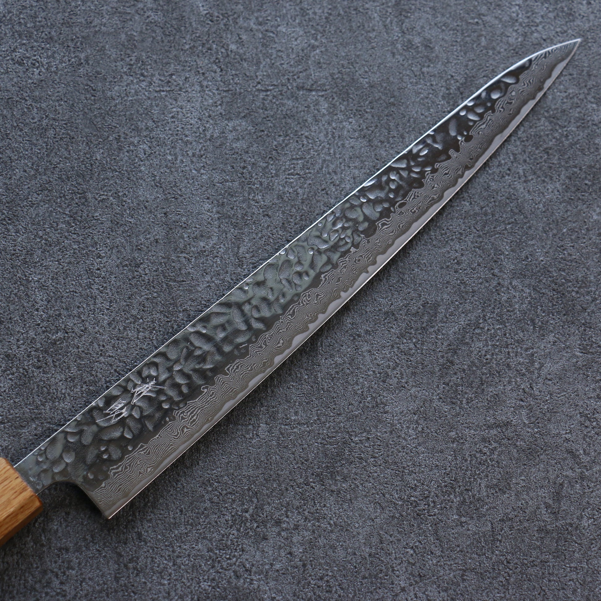 清助 月影 AUS10 磨き仕上げ 鎚目 ダマスカス 筋引包丁  270mm 樫柄 - 清助刃物