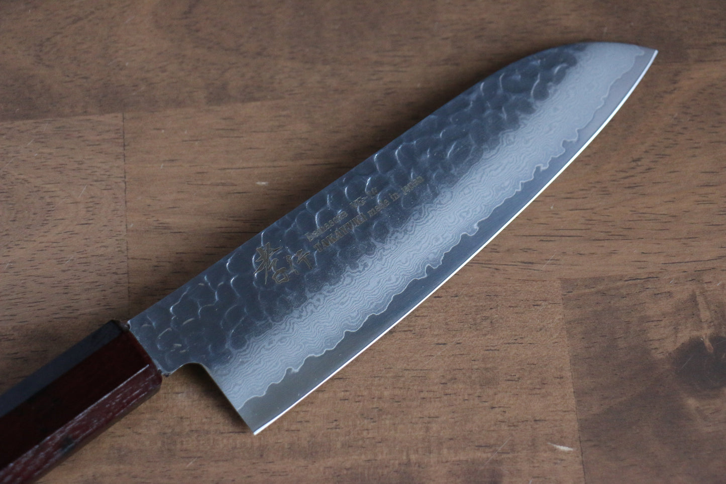 堺 孝行 なないろ VG10 33層 三徳包丁 180mm ABS樹脂(赤べっ甲)柄 - 清助刃物