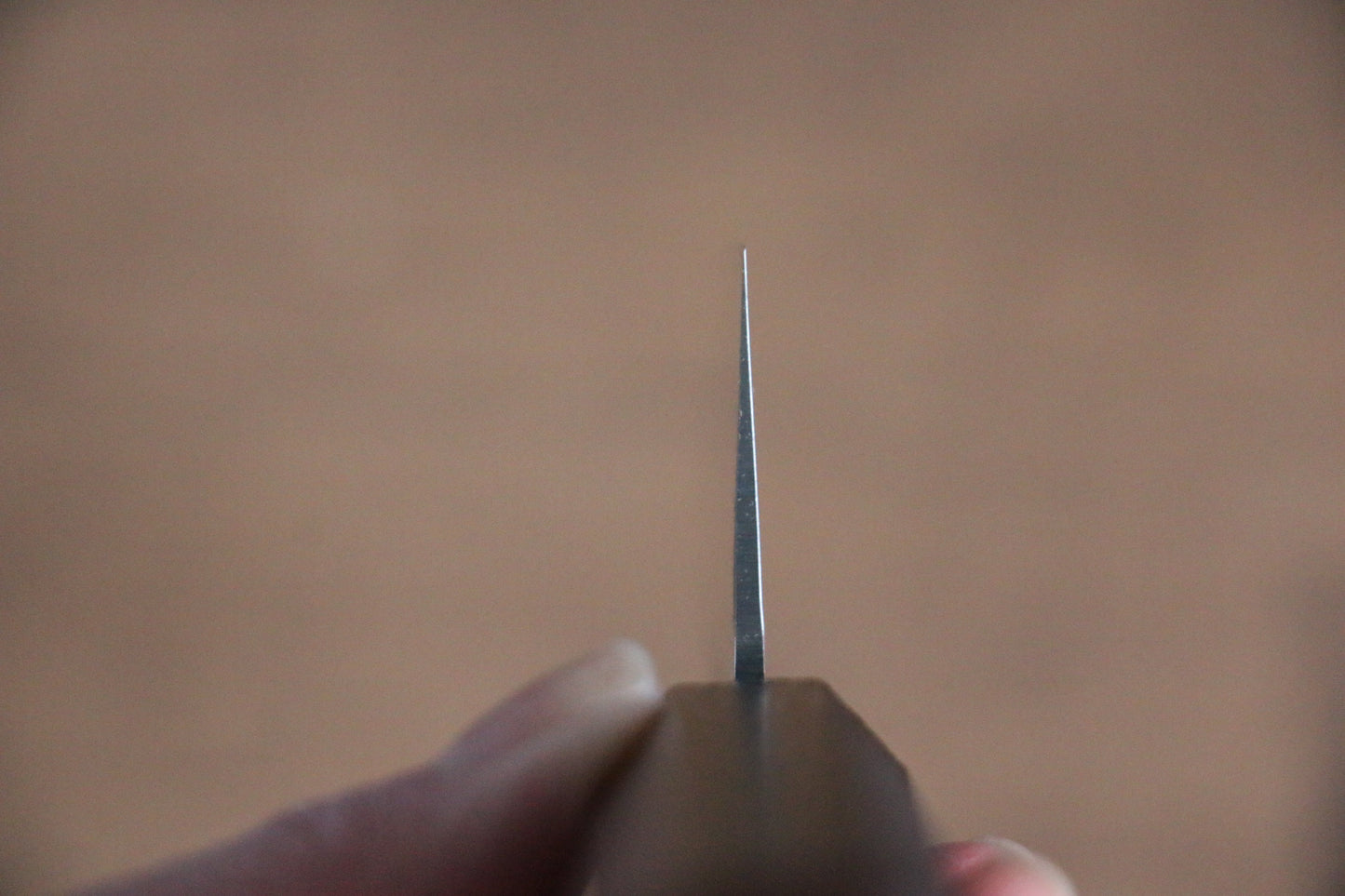 堺 孝行 なないろ VG10 33層 三徳包丁 180mm ABS樹脂(赤べっ甲)柄 - 清助刃物