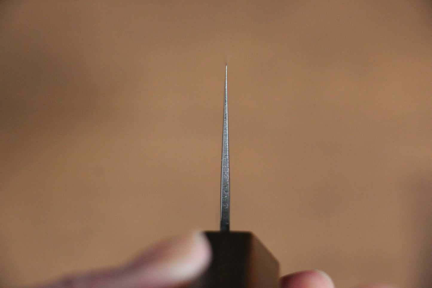 堺 孝行 なないろ VG10 33層 剣型牛刀包丁  190mm ABS樹脂(レトロ木目)柄 - 清助刃物