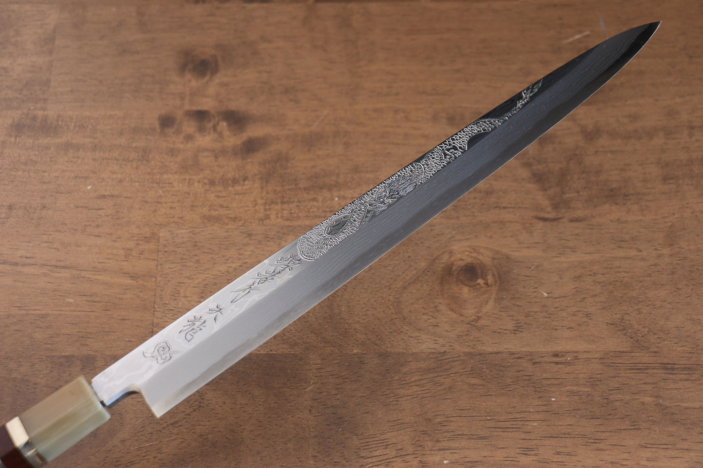 堺 孝行 天龍 うずしお 青ニ鋼 ドラゴンの彫刻入り 柳刃包丁 300mm 赤黒檀柄 鞘付き - 清助刃物