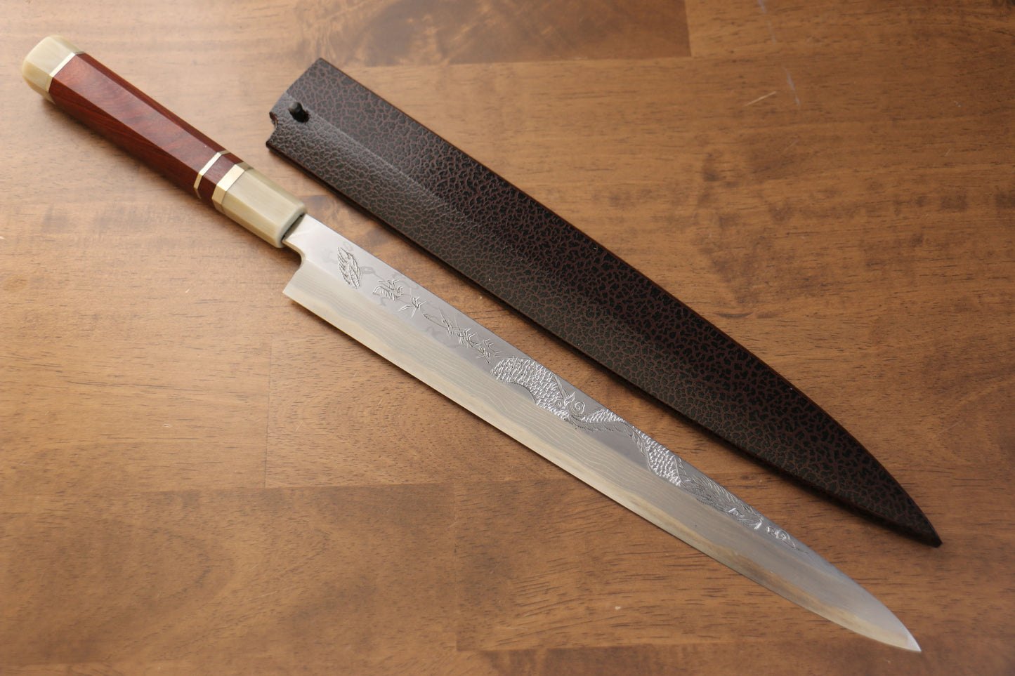 堺 孝行 天龍 うずしお 青ニ鋼 ドラゴンの彫刻入り 柳刃包丁 300mm 赤黒檀柄 鞘付き - 清助刃物