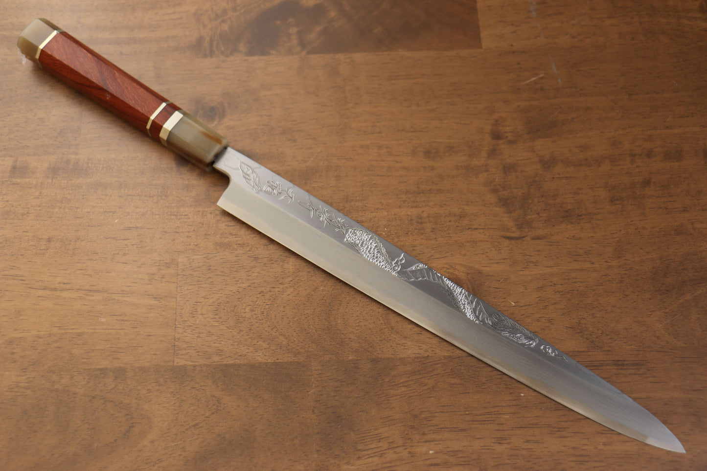 堺 孝行 天龍 うずしお 青ニ鋼 ドラゴンの彫刻入り 柳刃包丁 300mm 赤黒檀柄 鞘付き - 清助刃物