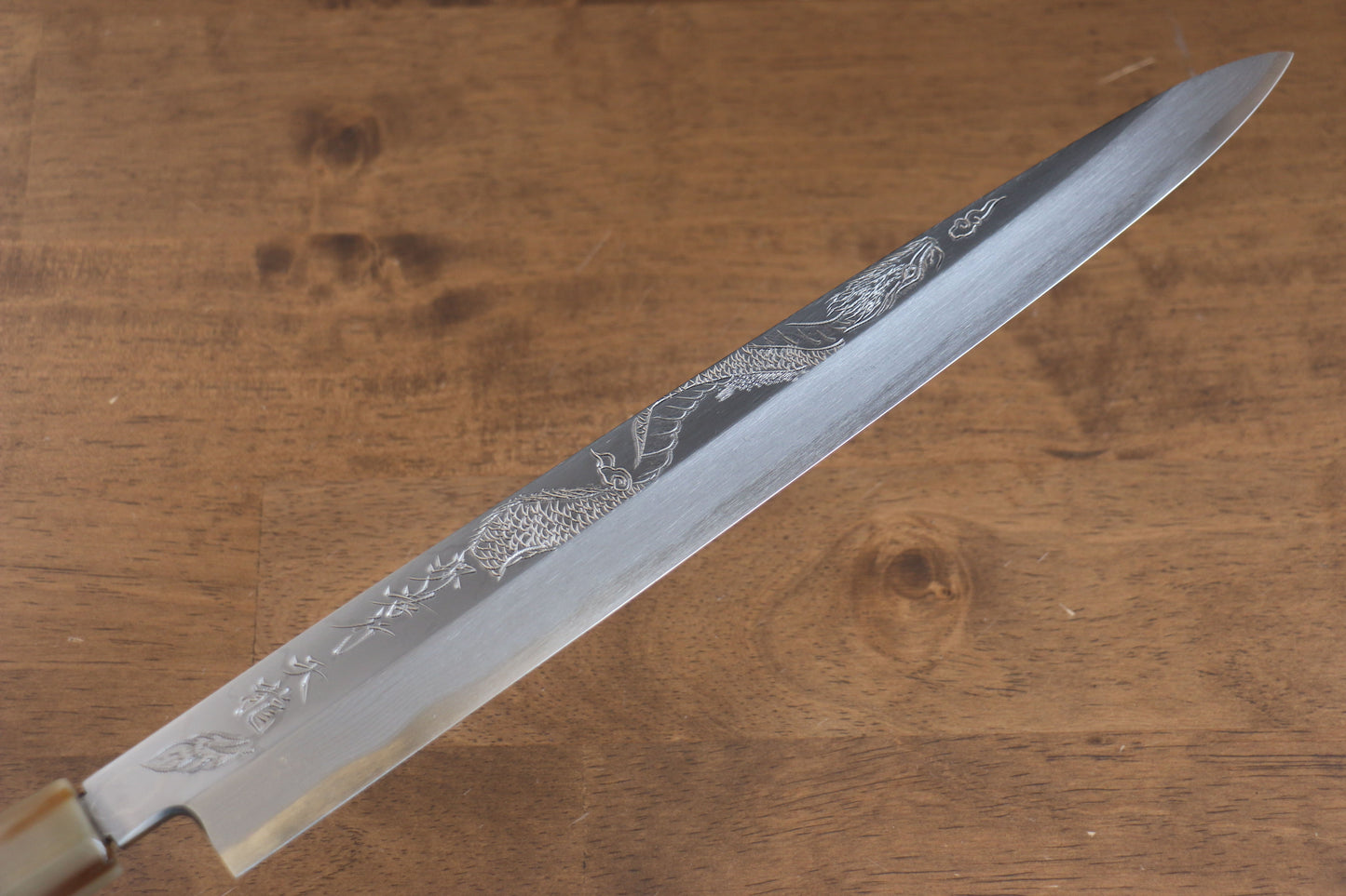 堺 孝行 天龍 うずしお 青ニ鋼 ドラゴンの彫刻入り 柳刃包丁 300mm 赤黒檀柄 鞘付き - 清助刃物